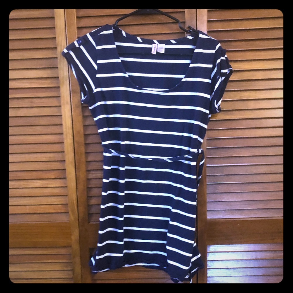 Navy and white striped maternity tunic 🤰🏻